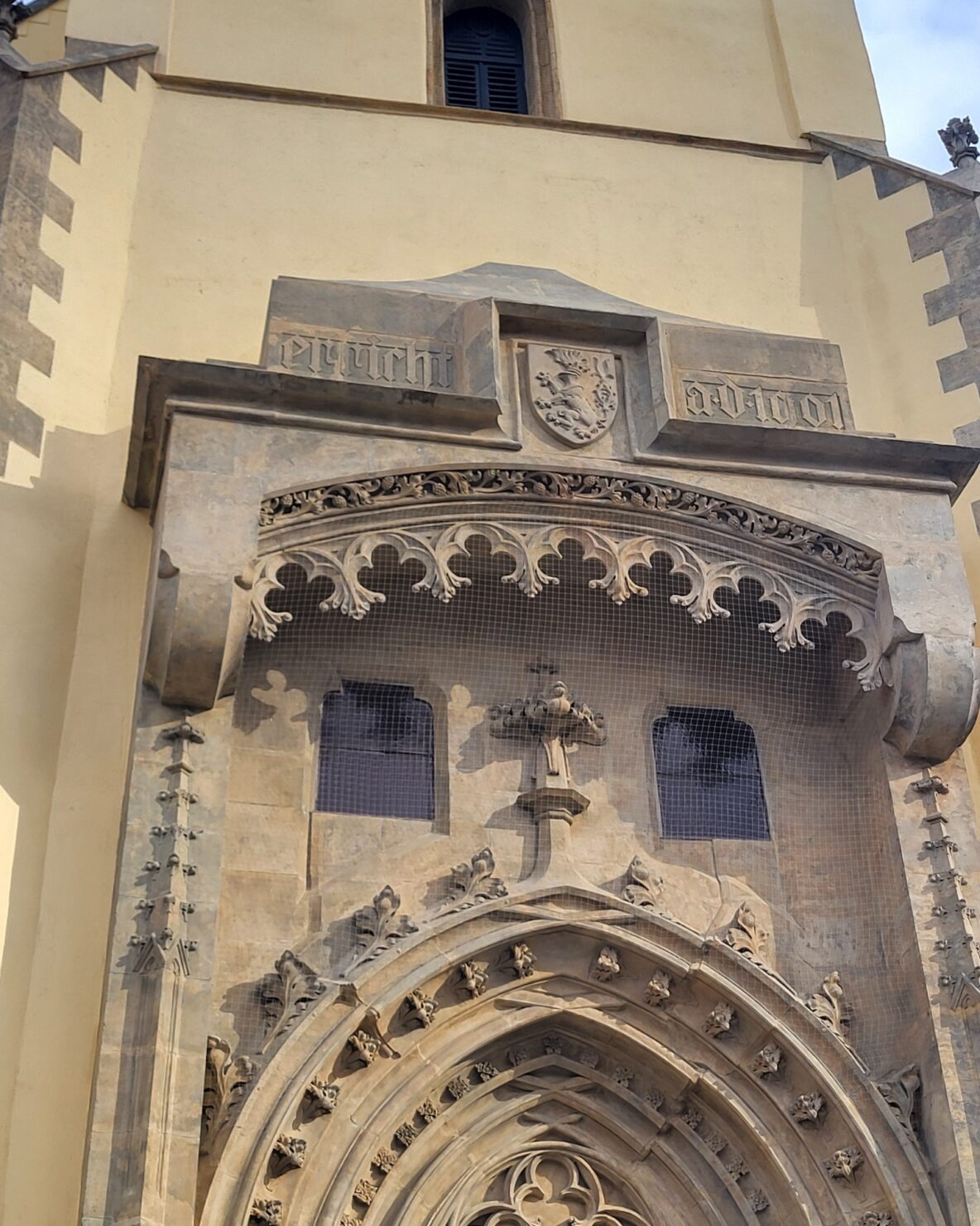 Detail kostela Nanebevzetí Panny Marie v Ústí nad Labem