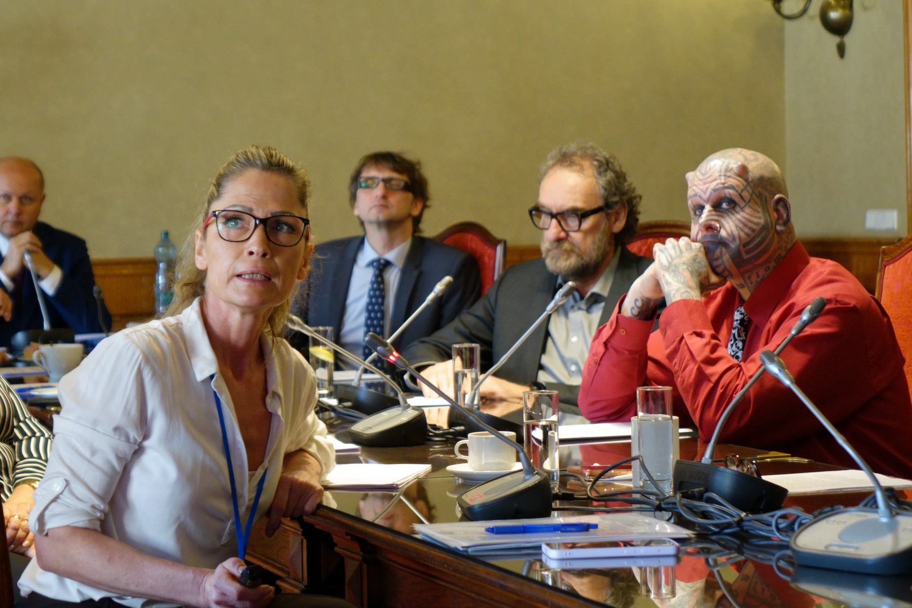 Zprava: Senátor Martin Bednář, předseda podvýboru; Linda Nováková Palatá, vedoucí odboru sociální péče Ostravy-Jih; Martin Krsek; Přemysl Rabas, senátor; Boris Rudý