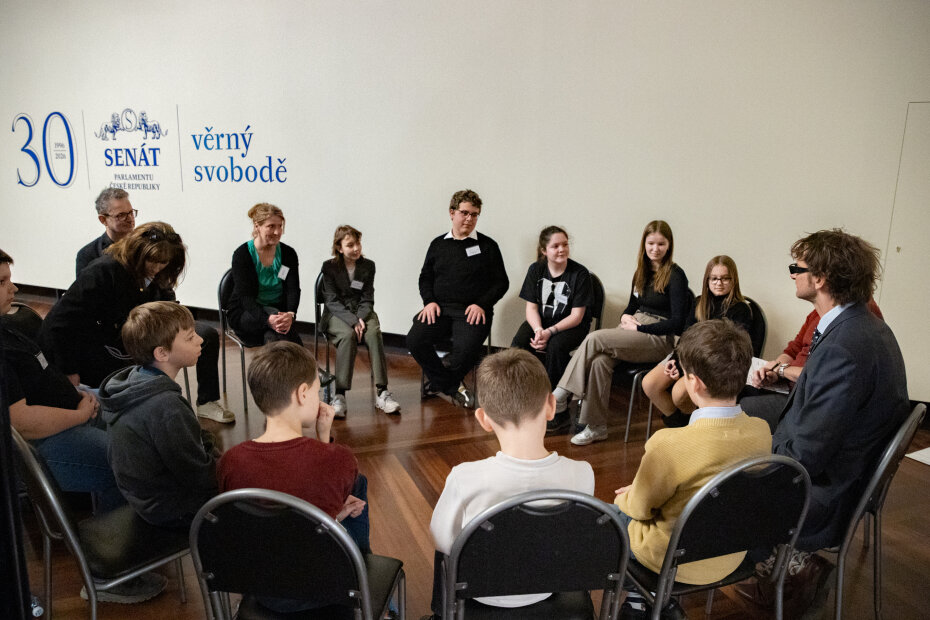 Featured image for “Právo od 16 let vystoupit na zastupitelstvu v Senátu neprošlo”