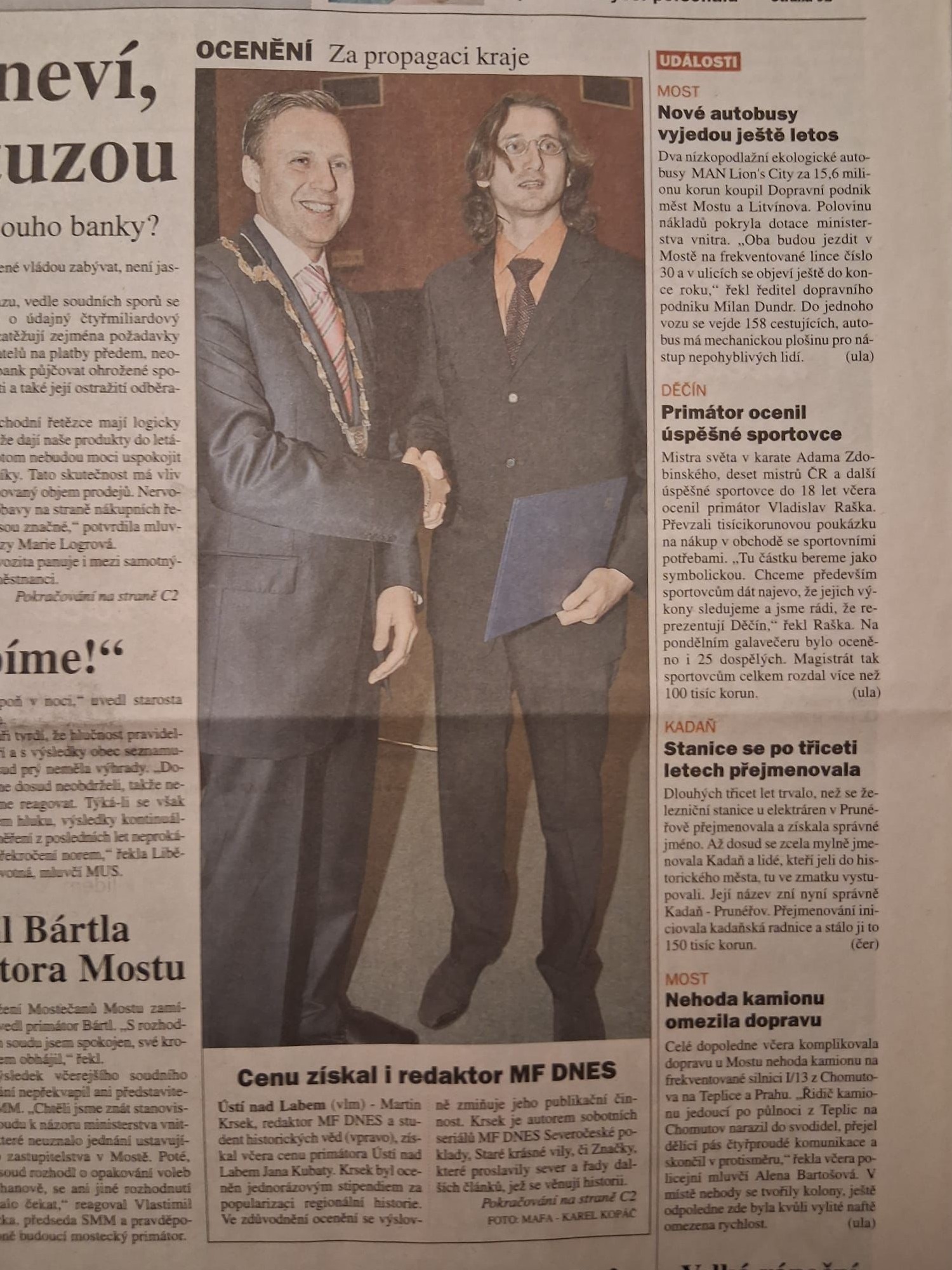 První část článku z novin z roku 2006 o udělení stipendia
