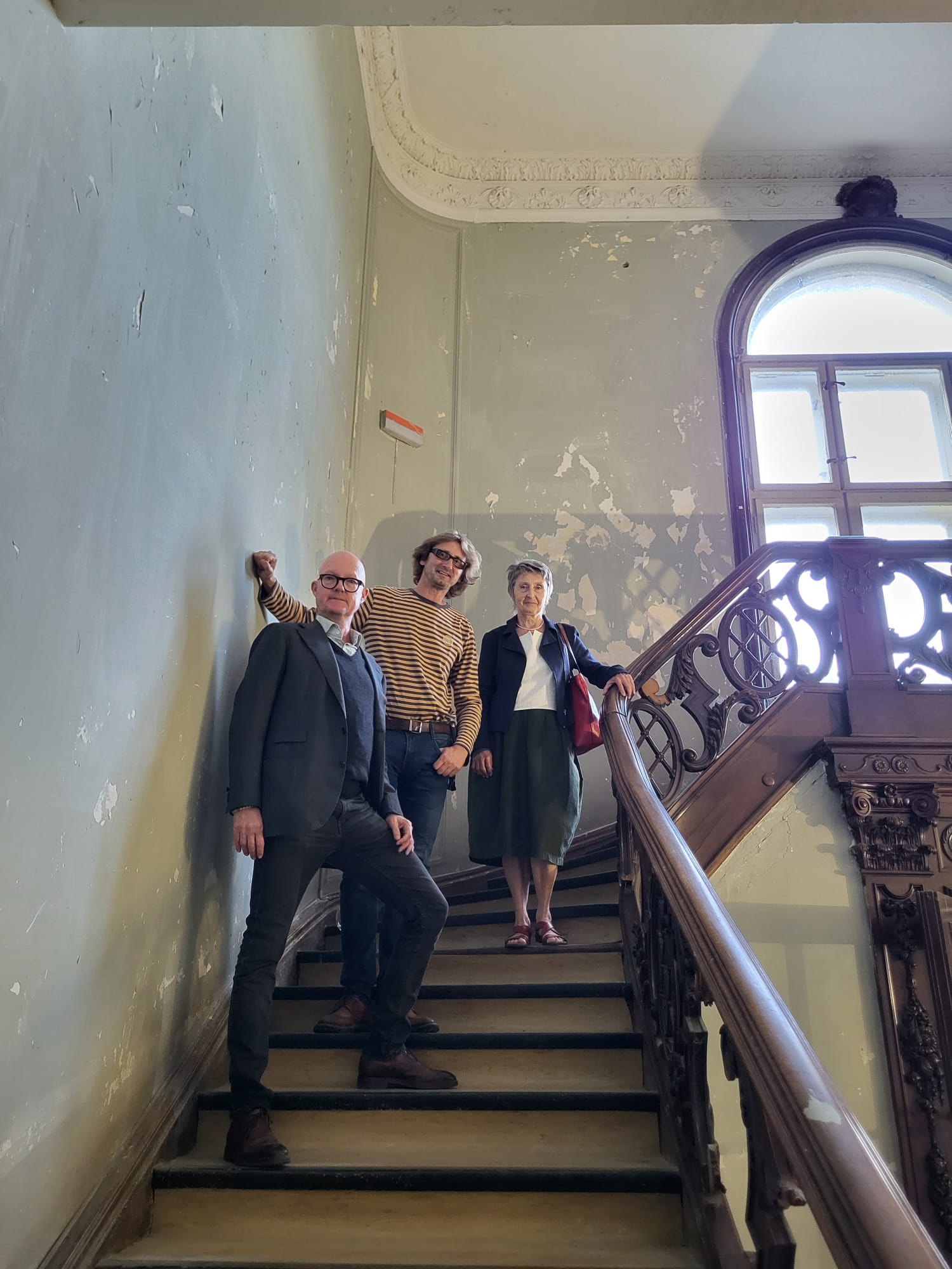Martin Krsek s Carlem von Siemens a Jarmilou Polákovou, producentkou filmu Království mýdlových bublin, ve vaňovské vile Heinricha Schichta