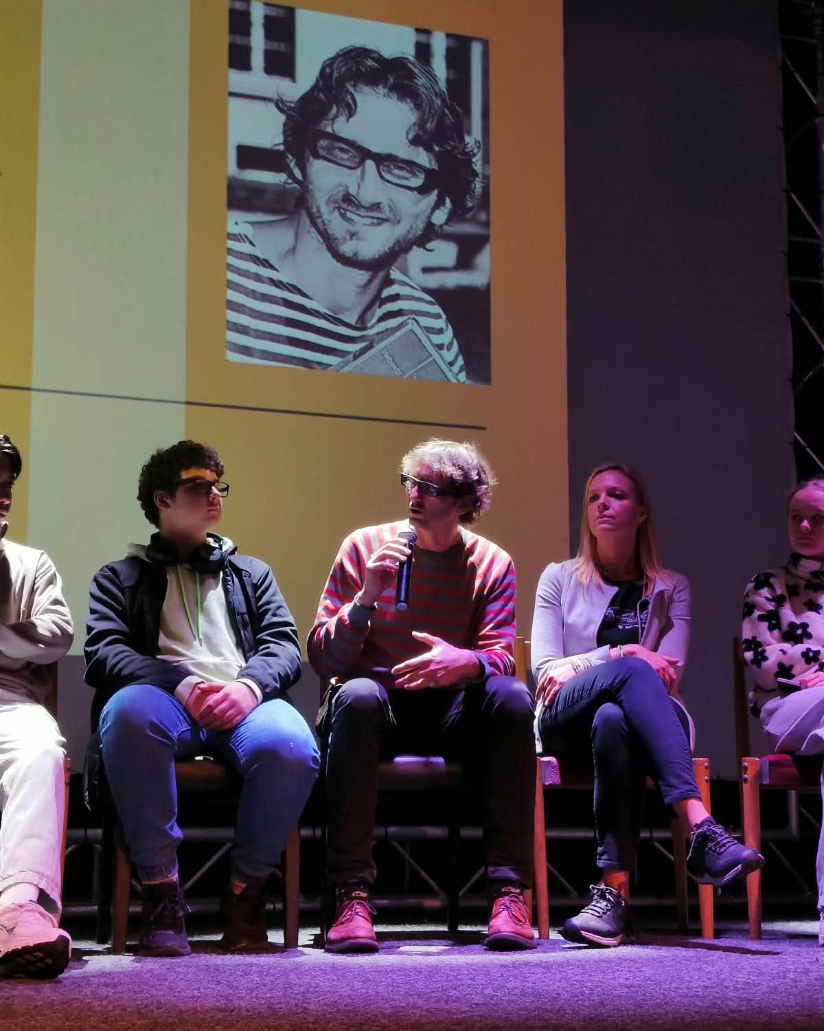 Senátor Martin Krsek hovoří na minifestivalu Child Support 21